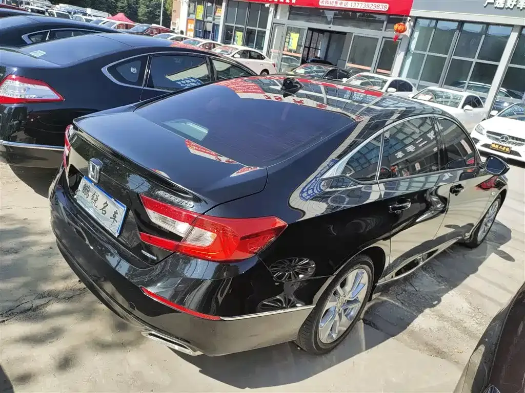 Honda Accord — фото 7