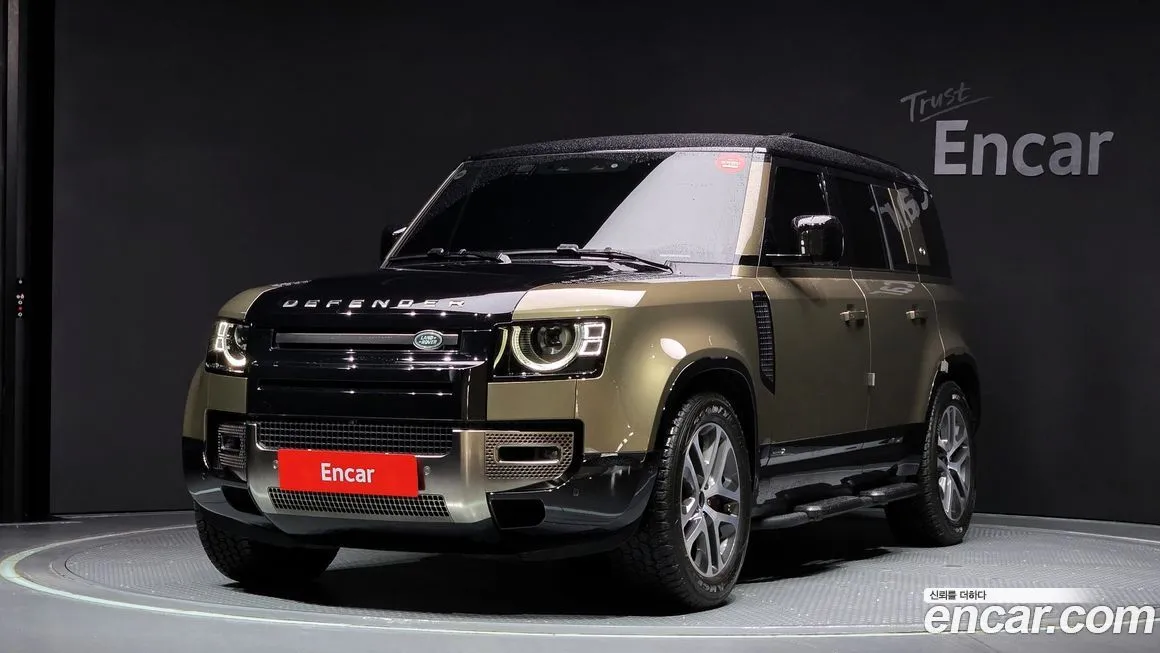 Land Rover Defender — фото 1