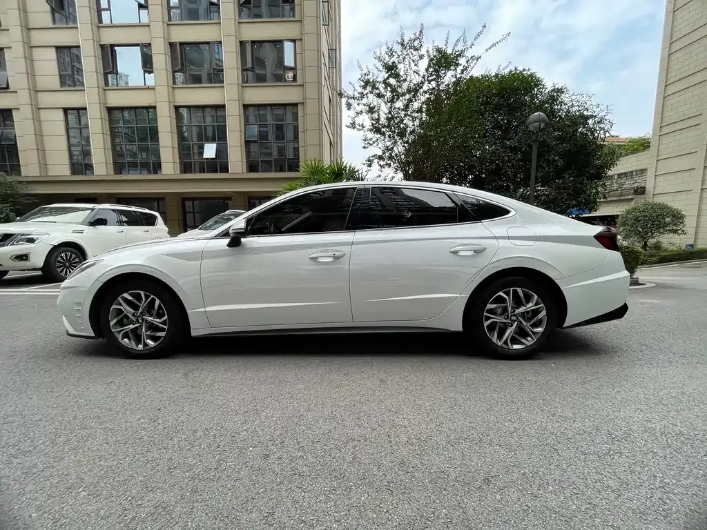 Hyundai Sonata — фото 4