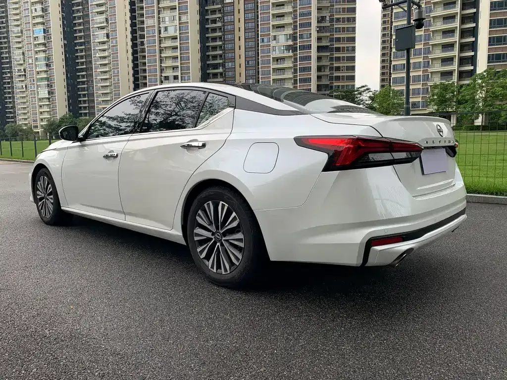 Nissan Teana — фото 6