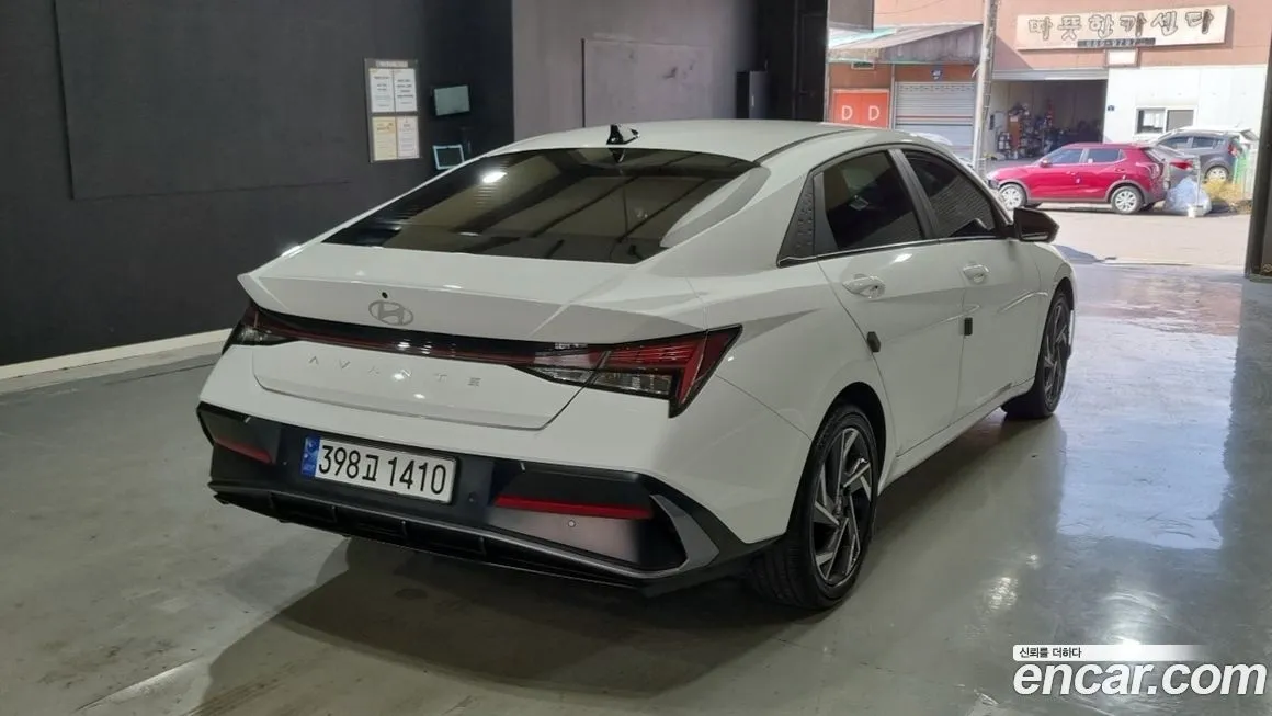 Hyundai AVANTE — фото 3