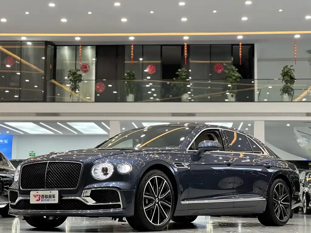 Bentley Flying Spur — фото 2