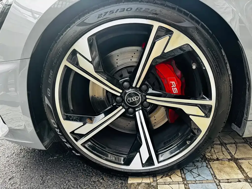Audi RS 4 — фото 10