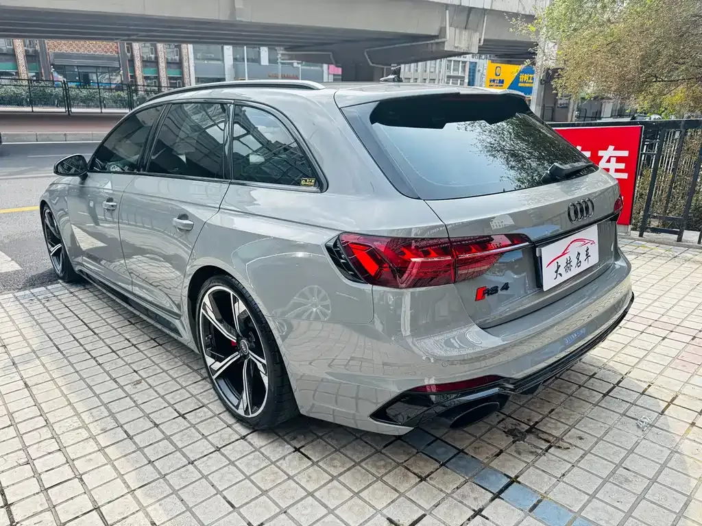 Audi RS 4 — фото 4