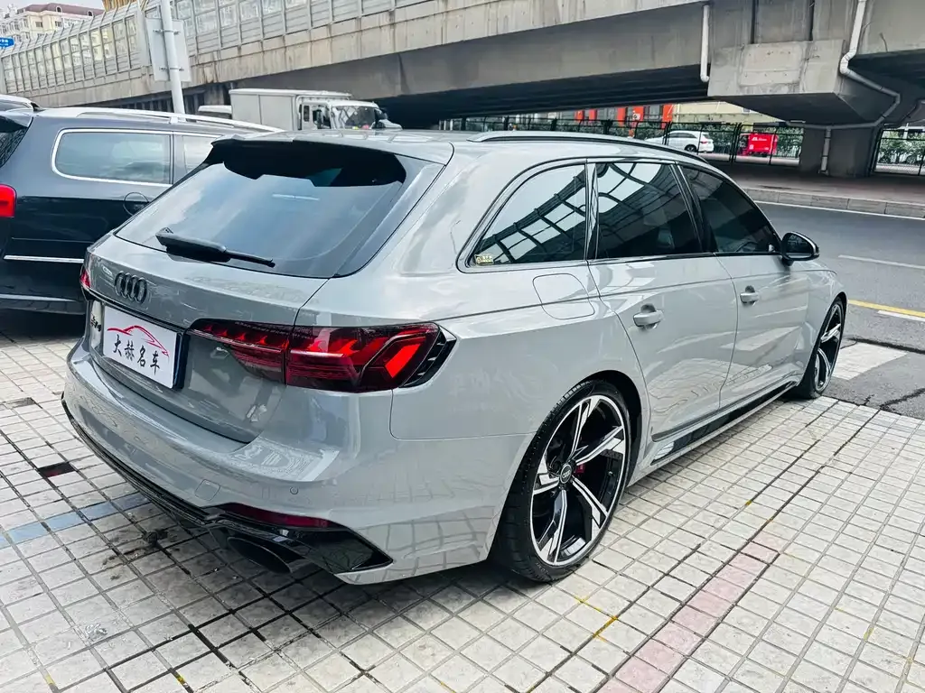 Audi RS 4 — фото 6