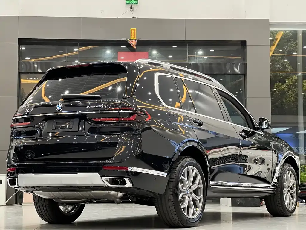 BMW X7 — фото 10
