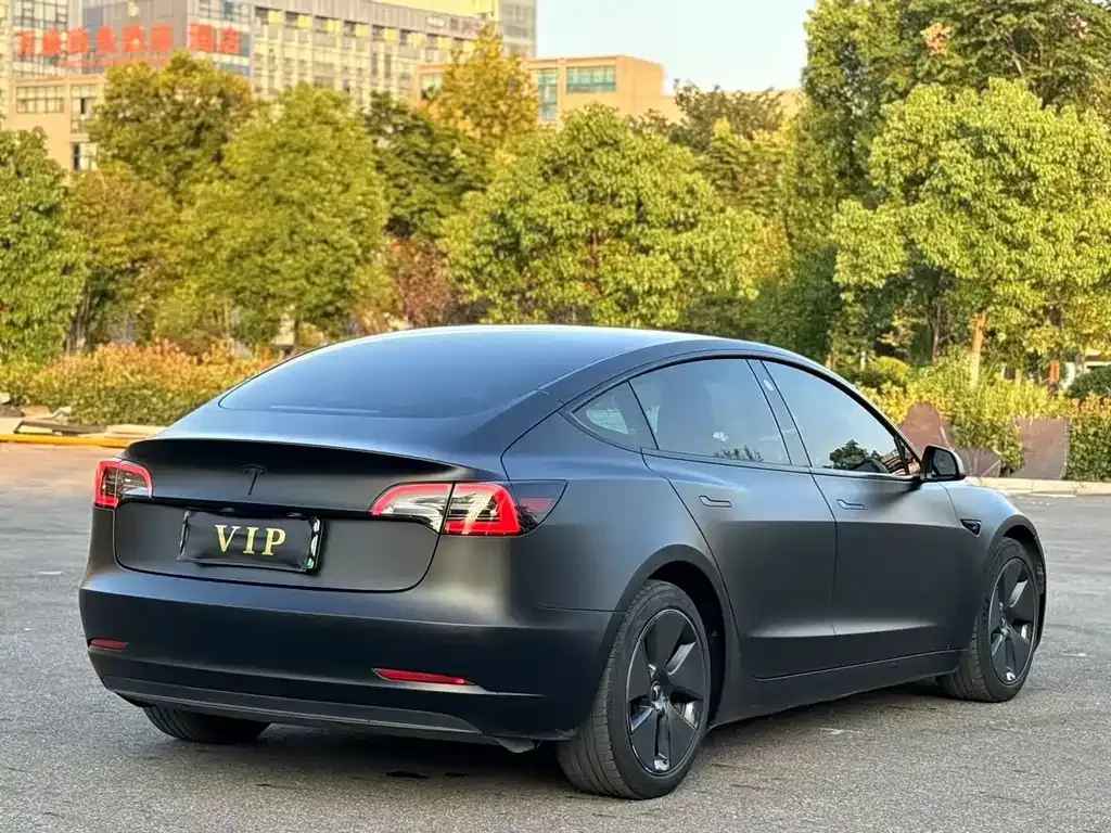 Tesla Model 3 — фото 4