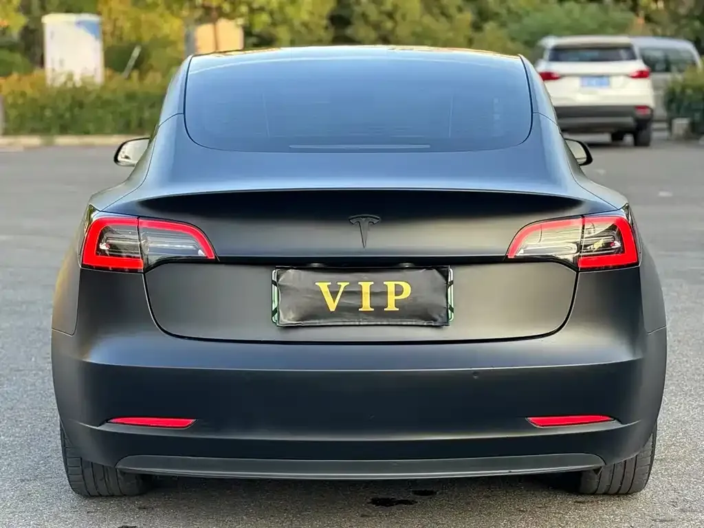 Tesla Model 3 — фото 5