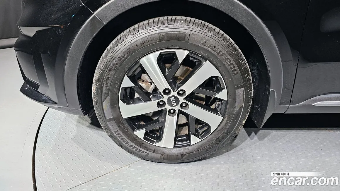 Kia Sorento — фото 5