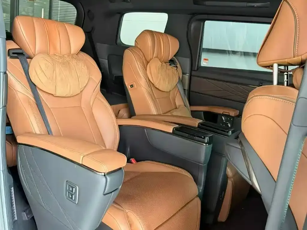 Toyota Vellfire — фото 6