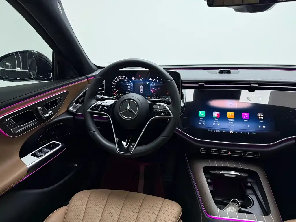 Mercedes-Benz E-Class — фото 10
