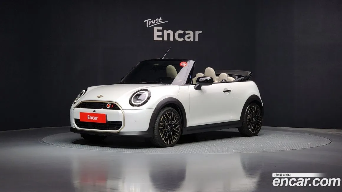 Mini Cooper Convertible — фото 1
