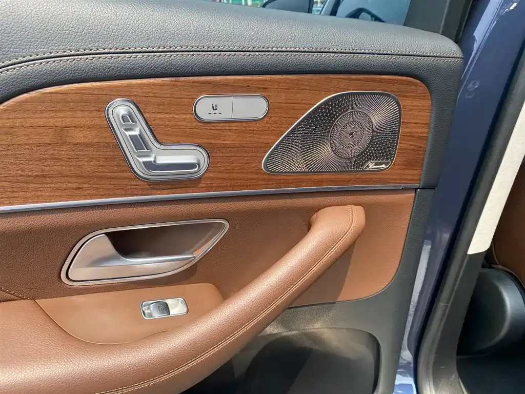 Mercedes-Benz GLS — фото 10