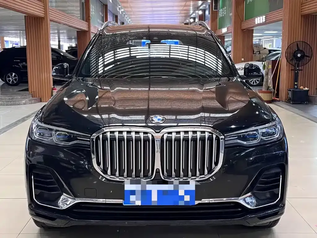 BMW X7 — фото 2