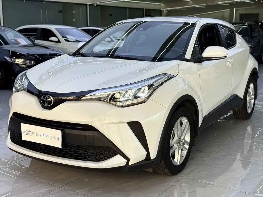Toyota C-HR — фото 1