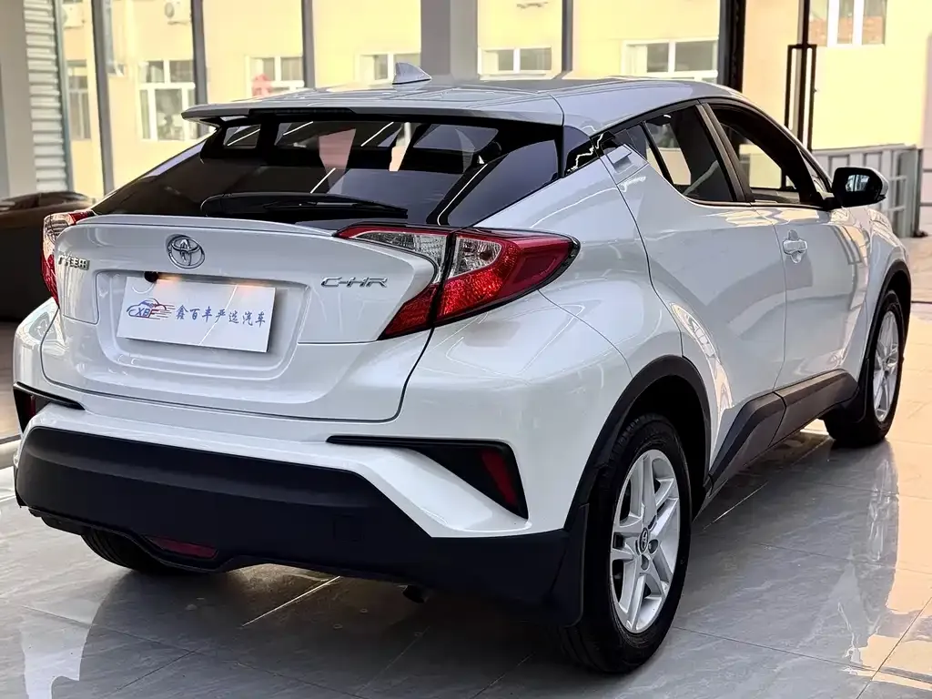 Toyota C-HR — фото 6