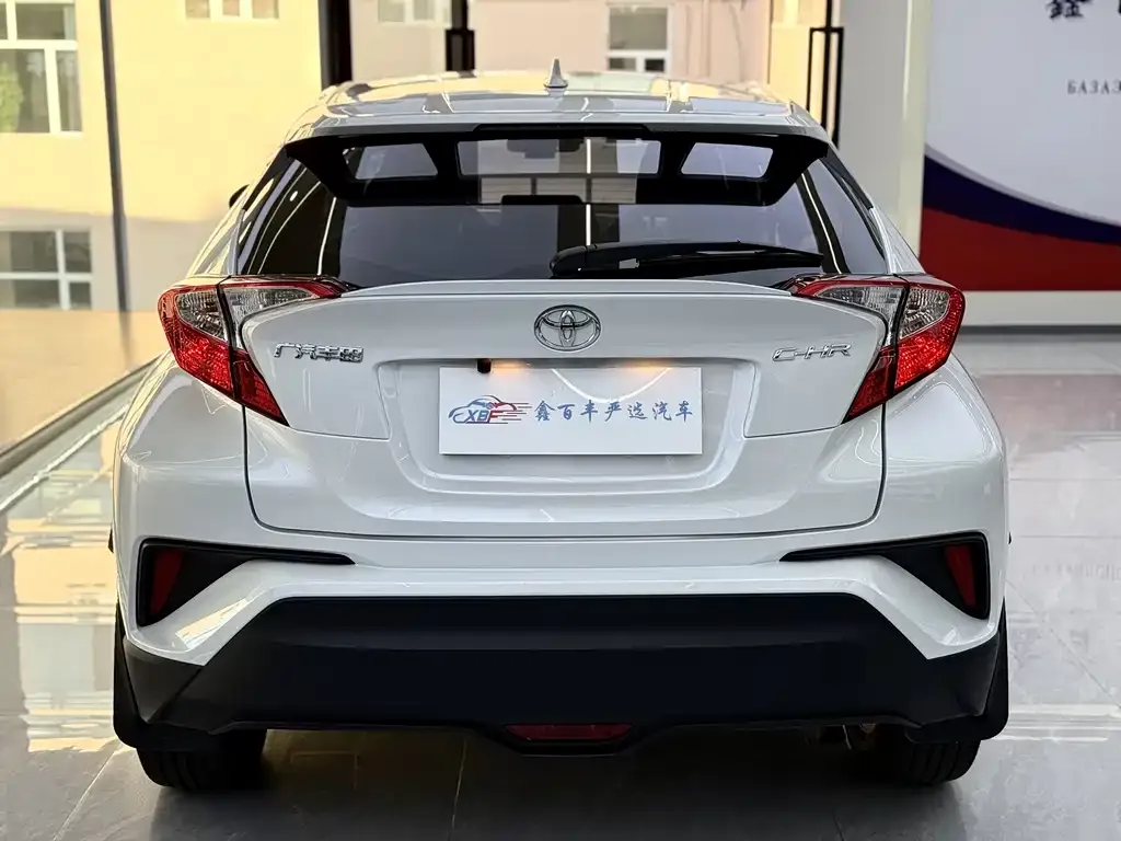 Toyota C-HR — фото 7