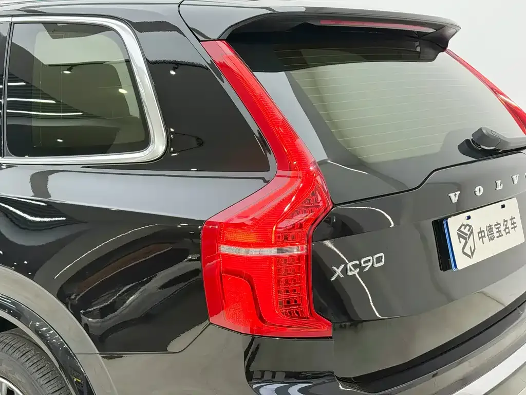 Volvo XC90 — фото 7