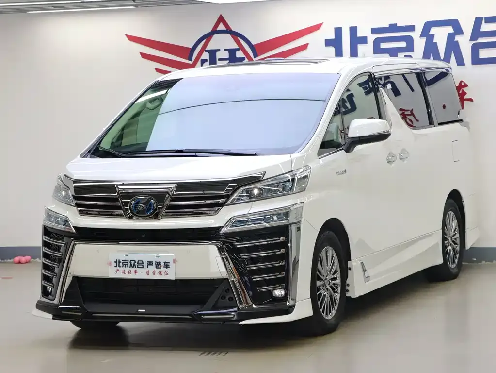 Toyota Vellfire — фото 1