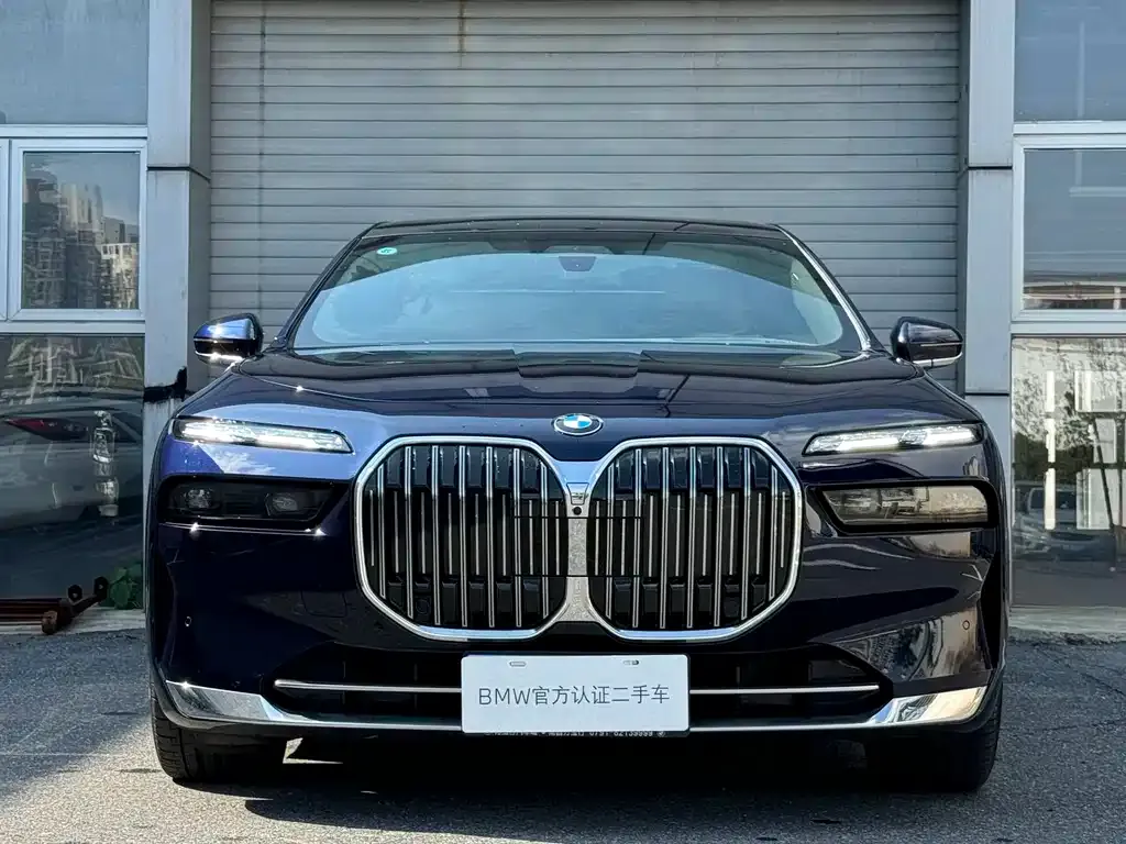 BMW 7 Series — фото 3