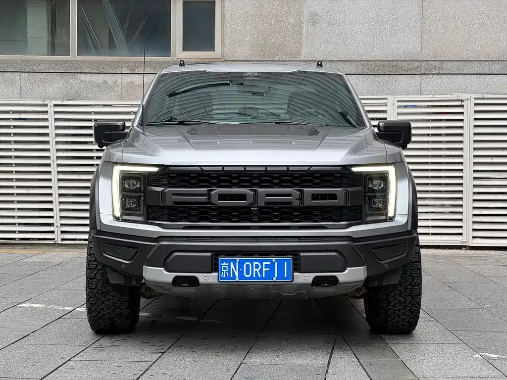Ford F-150 Raptor — фото 1