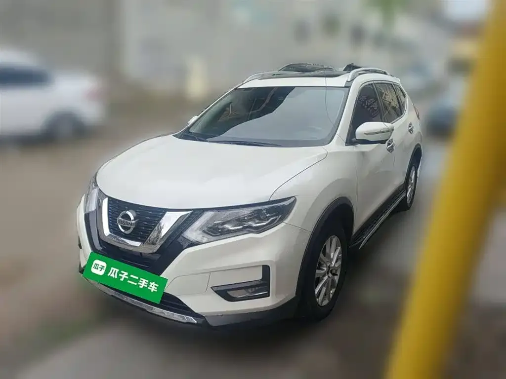 Nissan X-Trail — фото 1