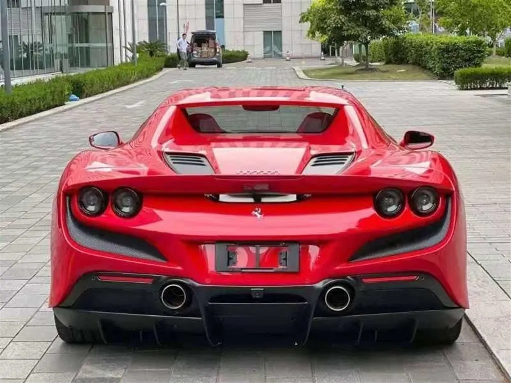 Ferrari F8 — фото 5