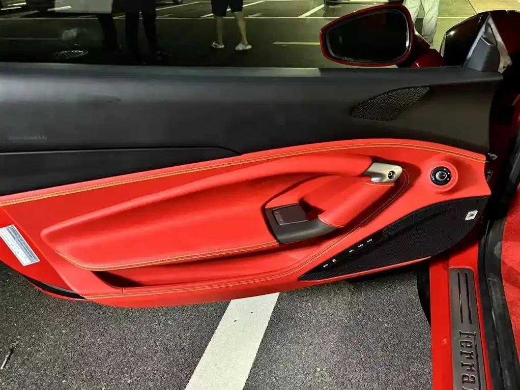 Ferrari F8 — фото 9