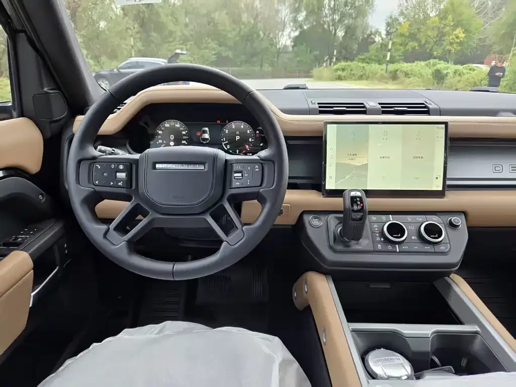 Land Rover Defender — фото 10