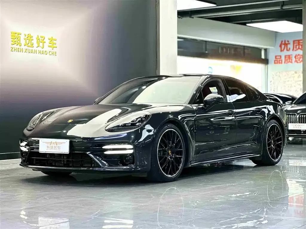 Porsche Panamera — фото 1