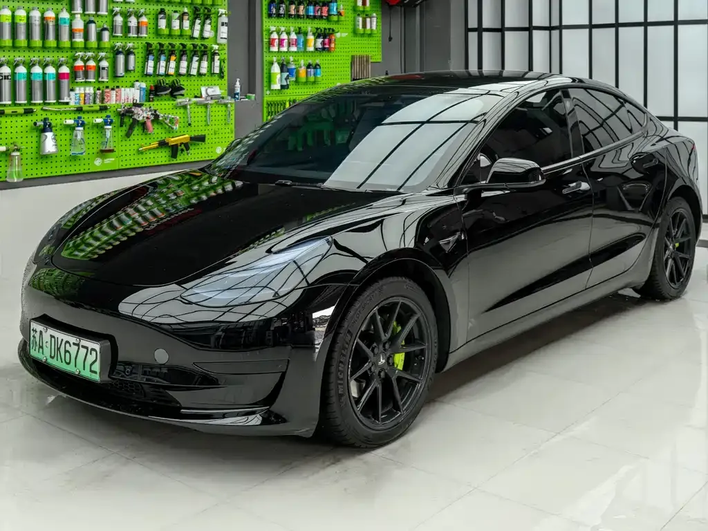 Tesla Model 3 — фото 1