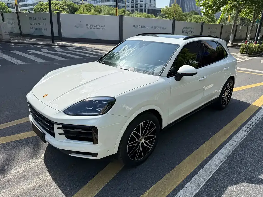 Porsche Cayenne — фото 1