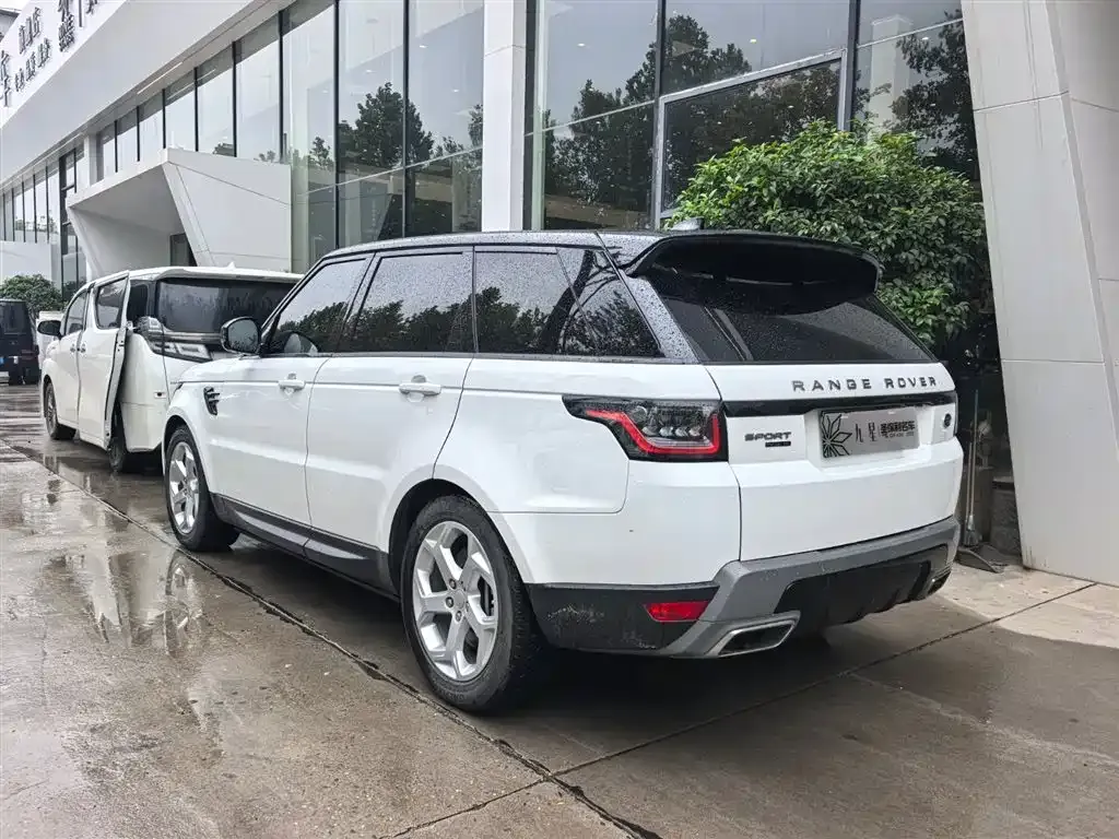 Land Rover Sport PHEV — фото 3