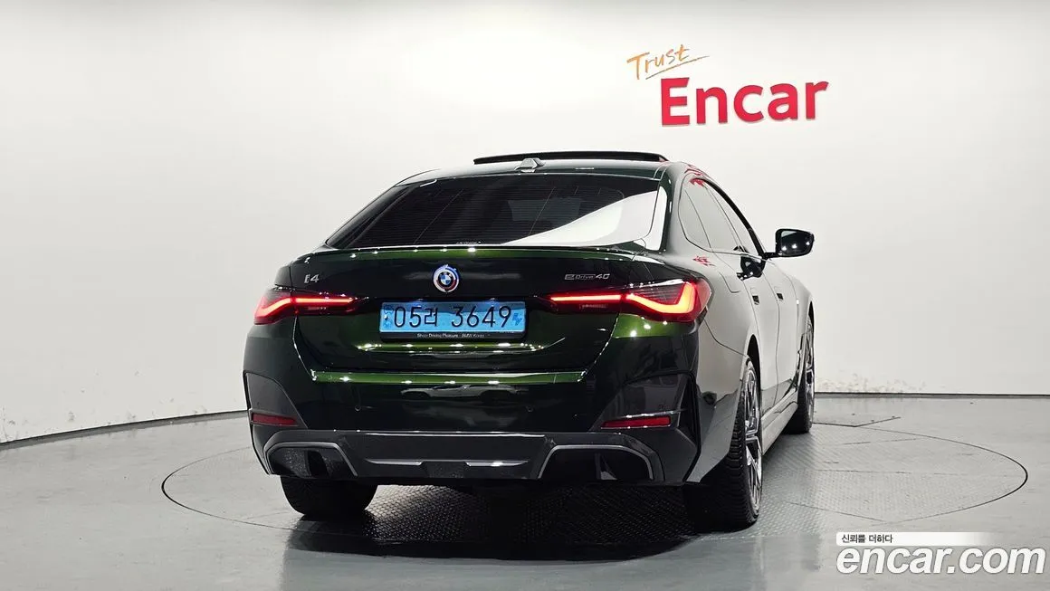 BMW i4 — фото 4