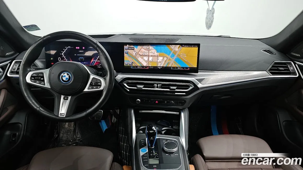 BMW i4 — фото 7