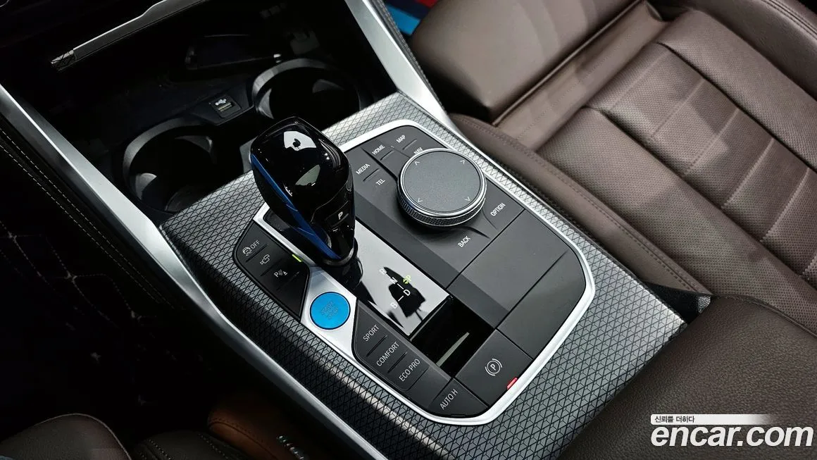 BMW i4 — фото 9