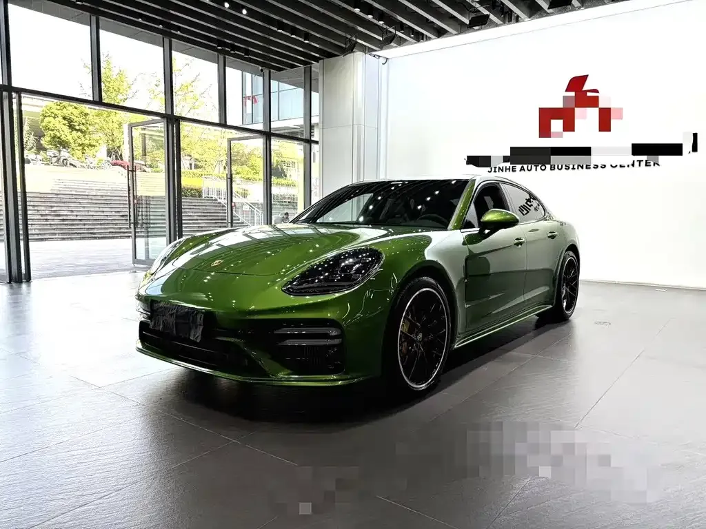 Porsche Panamera — фото 1