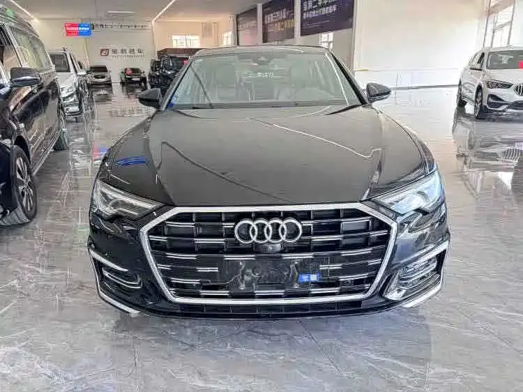 Audi A6L — фото 1