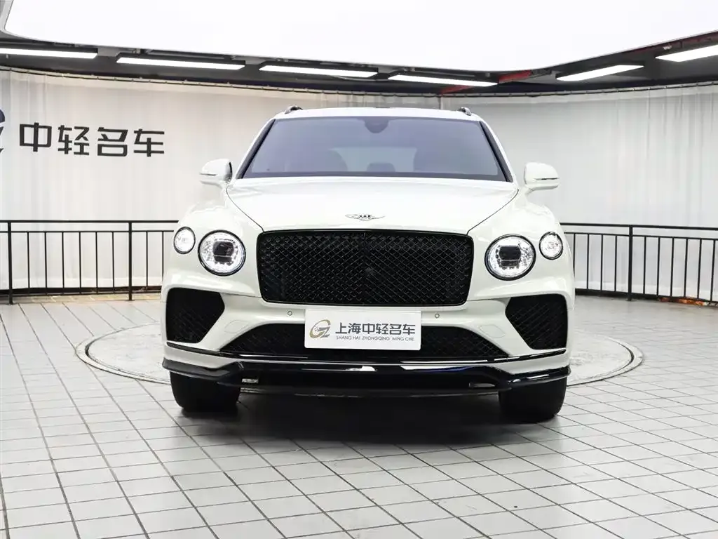 Bentley Bentayga — фото 2