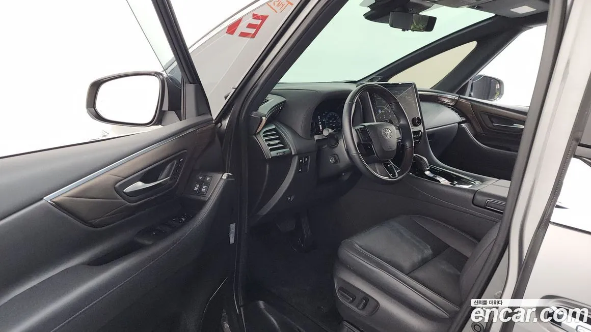 Toyota Alphard — фото 10