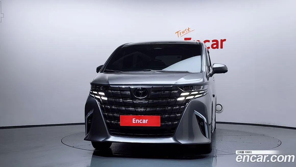 Toyota Alphard — фото 3