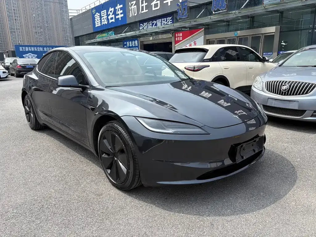 Tesla Model 3 — фото 2