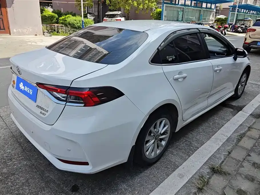 Toyota Corolla — фото 3