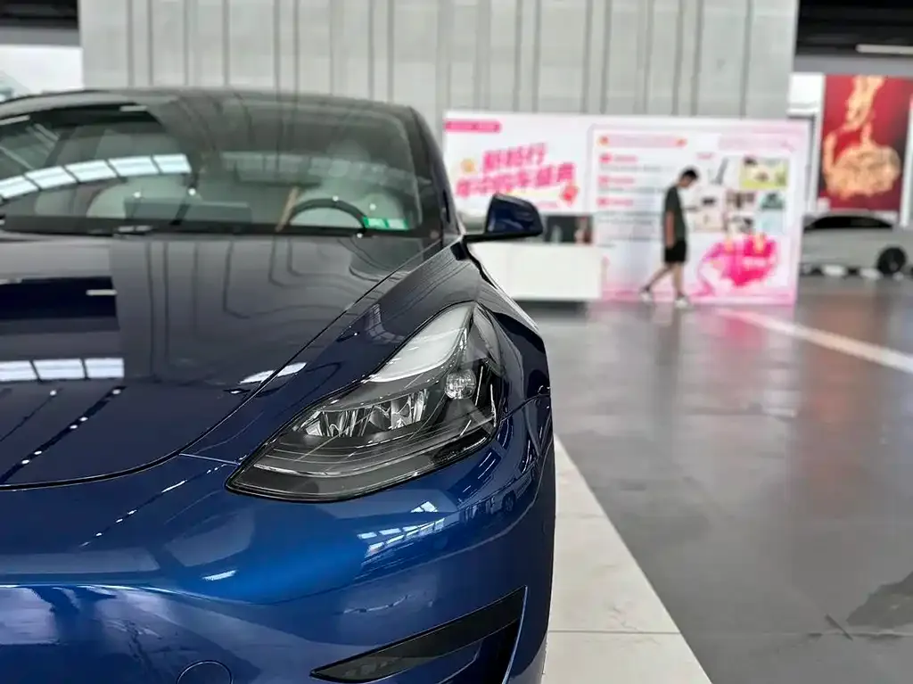 Tesla Model 3 — фото 10
