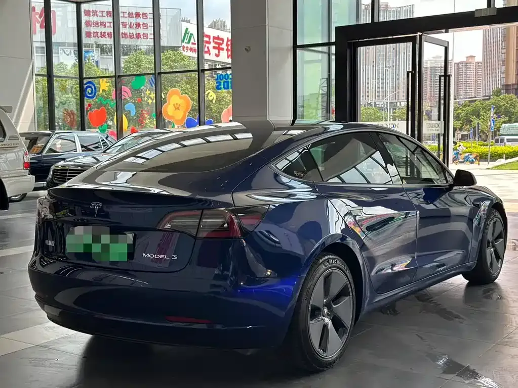 Tesla Model 3 — фото 6