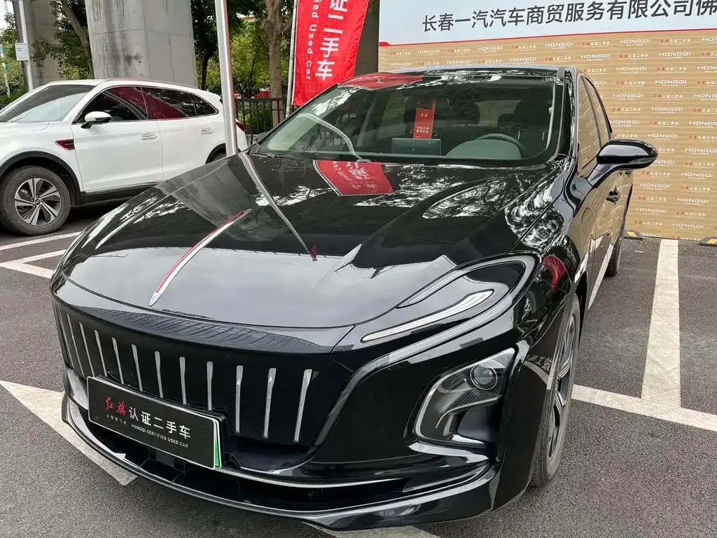Hongqi E-QM5 — фото 1