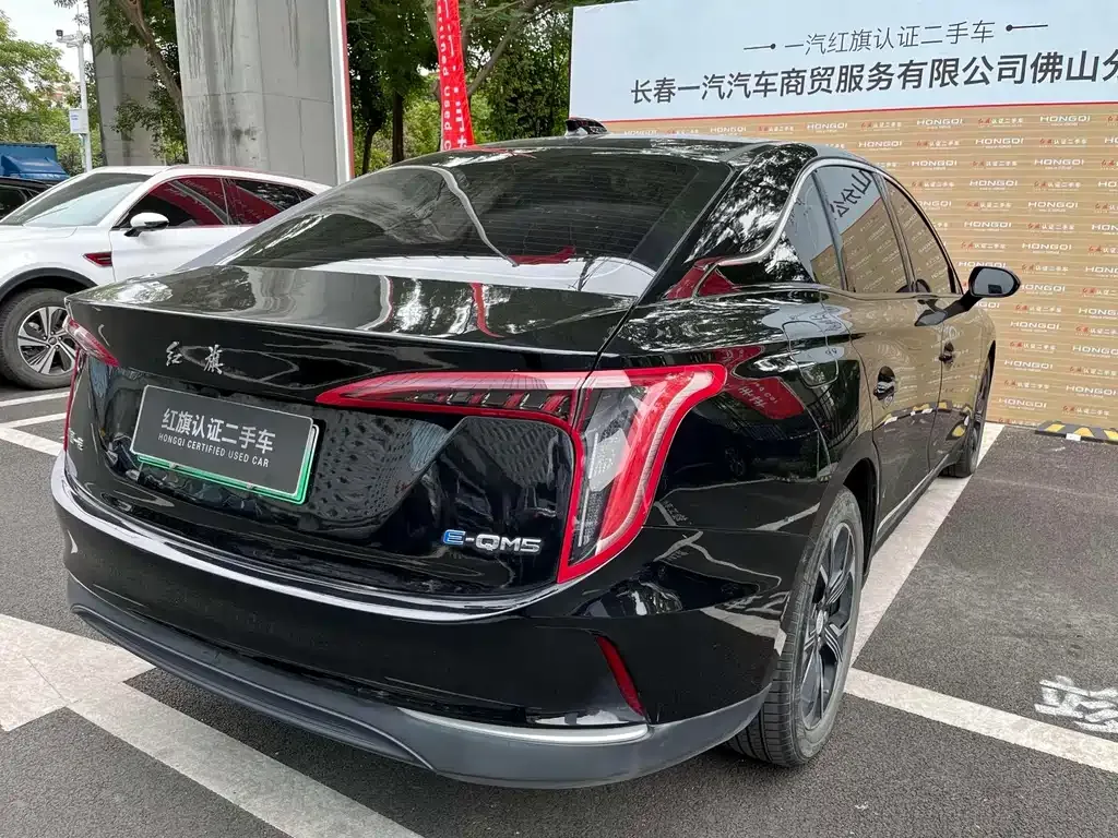 Hongqi E-QM5 — фото 4
