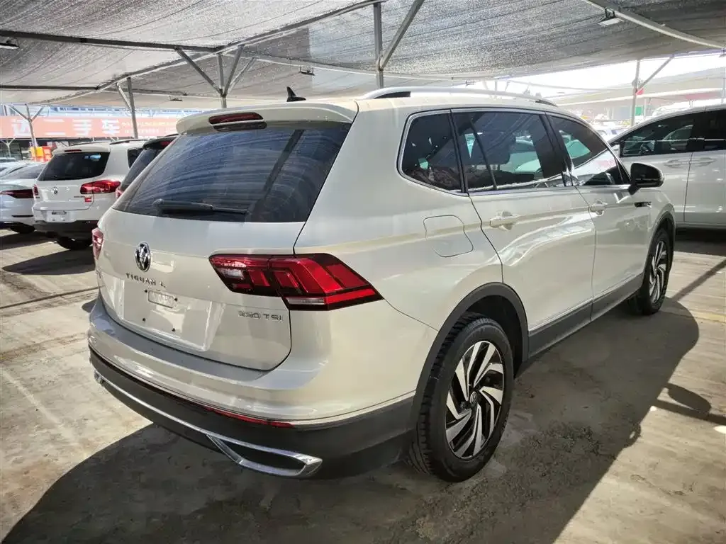Volkswagen Tiguan L — фото 7