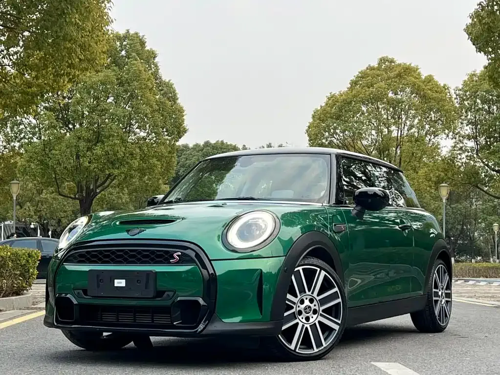 MINI Cooper (3-door) — фото 1