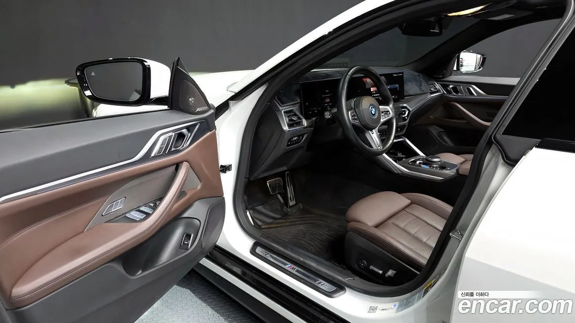 BMW i4 — фото 10